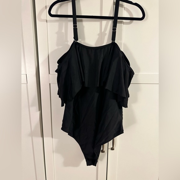 One peice bathing suit! - Picture 4 of 4